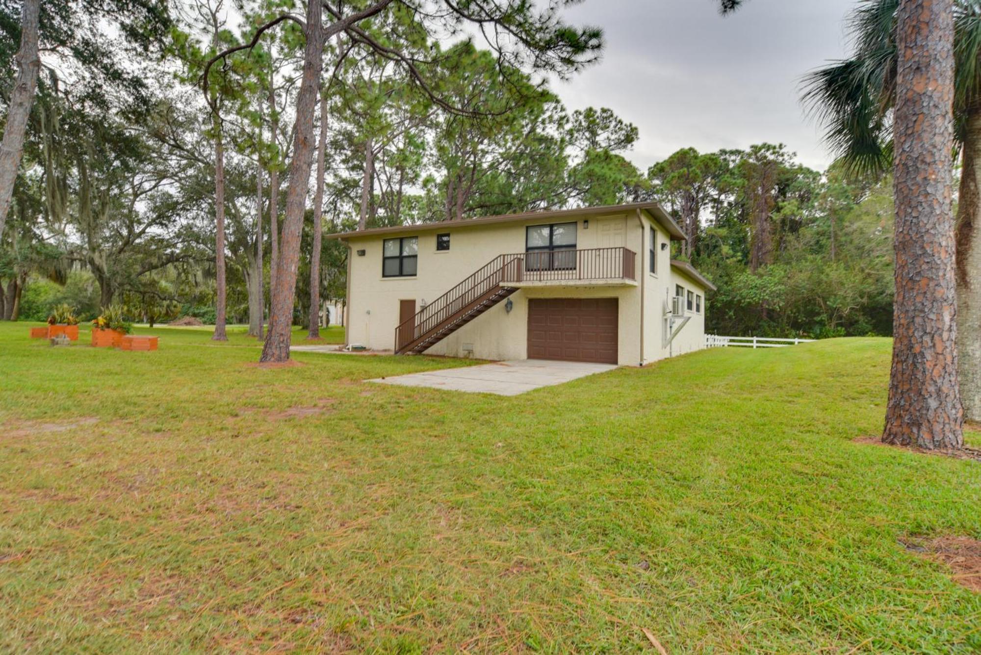 Sleek Largo Studio With Pond Less Than 7 Mi To Beach! Экстерьер фото